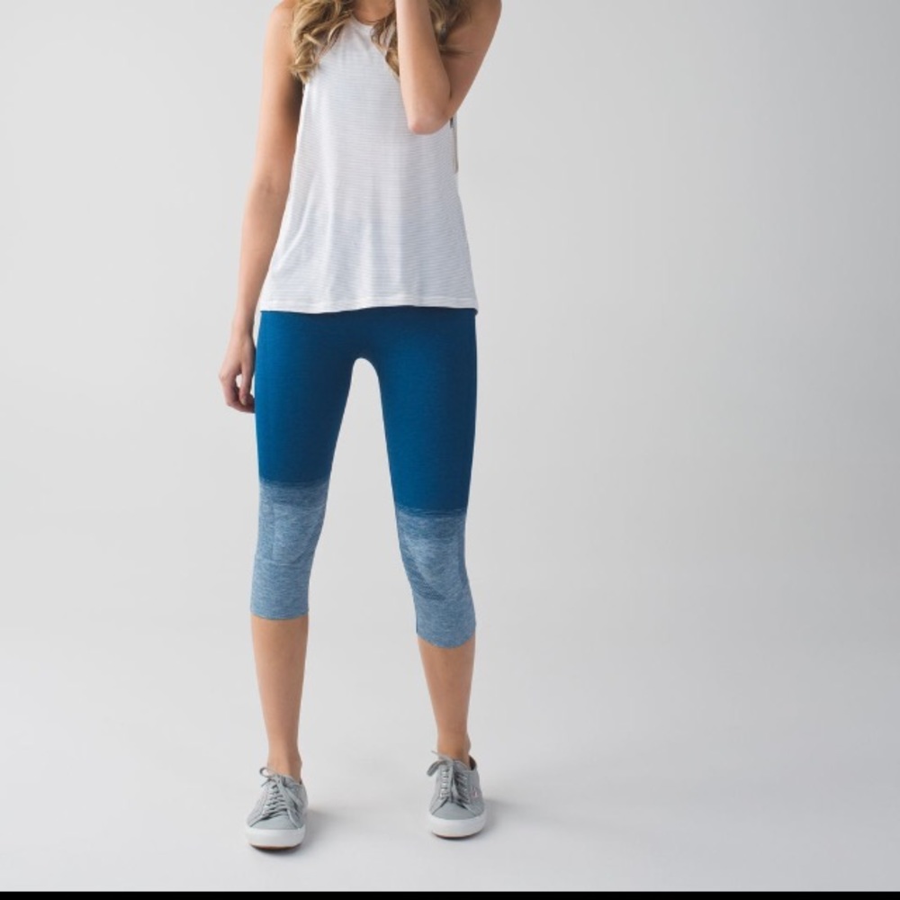 🍋Lululemon Seamlessly Street Crop